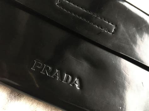 oryginalny napis prada